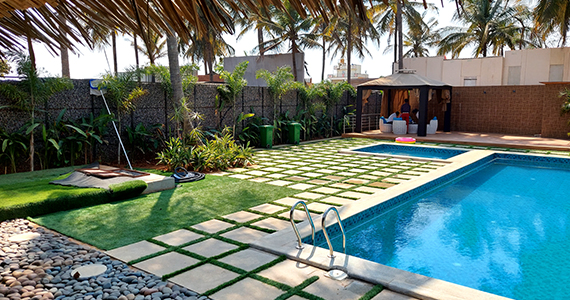 Destino's Gallery Image